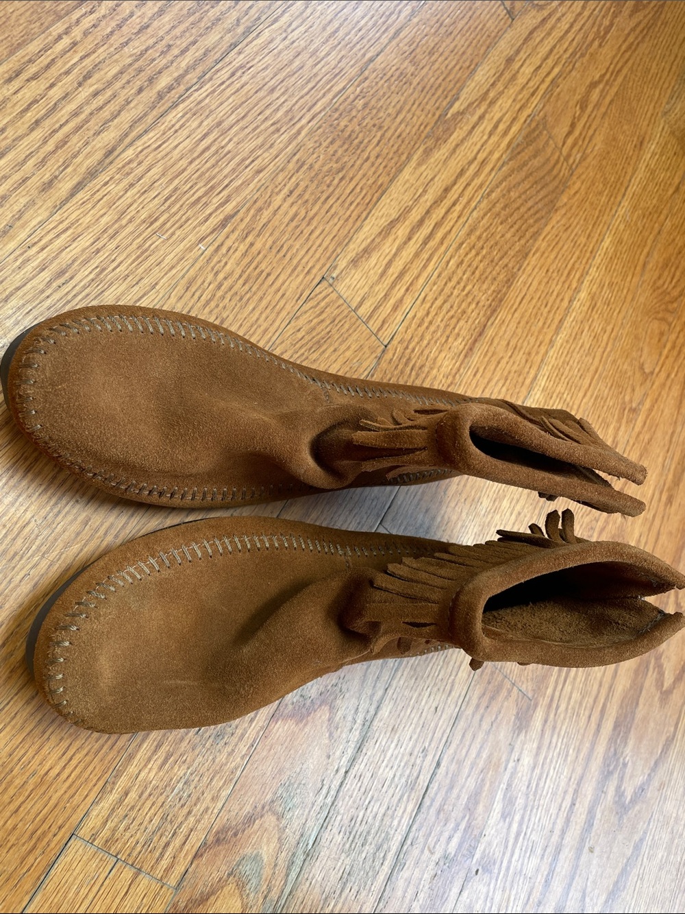 Minnetonka Chestnut Suede Fringe Ankle Booties
